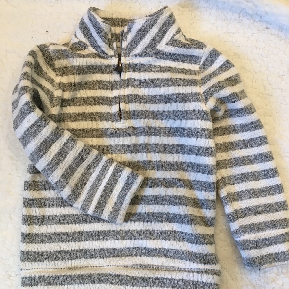 Gap sweater
